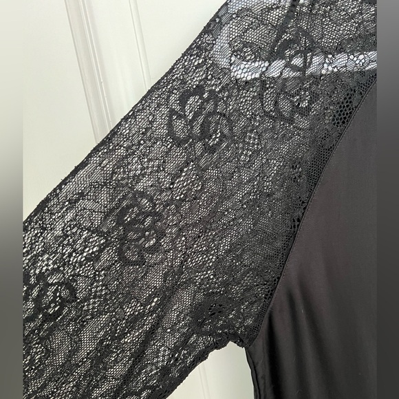 3 for $20 Zara black half lace sleeves top - Picture 5 of 7